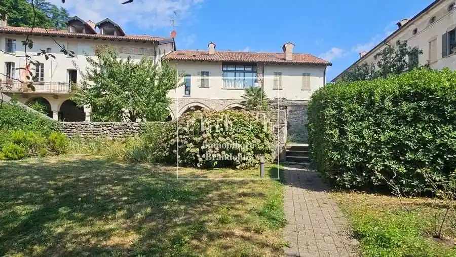 Villa in vendita a Varese