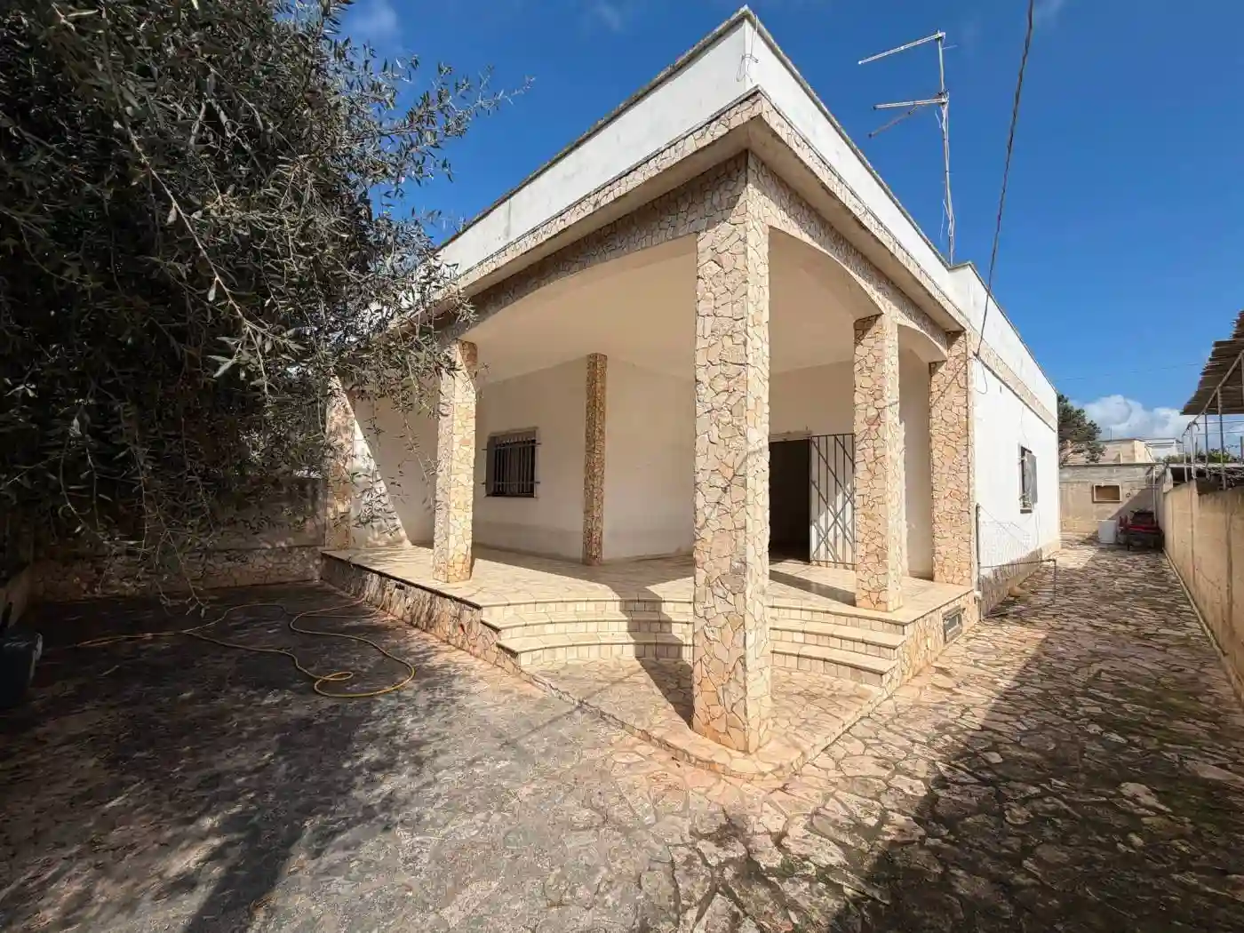 Villa - foto 2