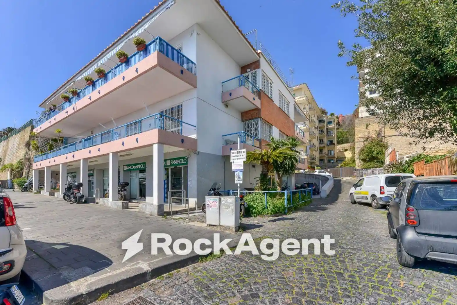 Appartamento in vendita a Napoli