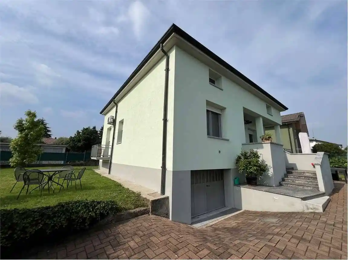 Villa in affitto a Vertemate con Minoprio