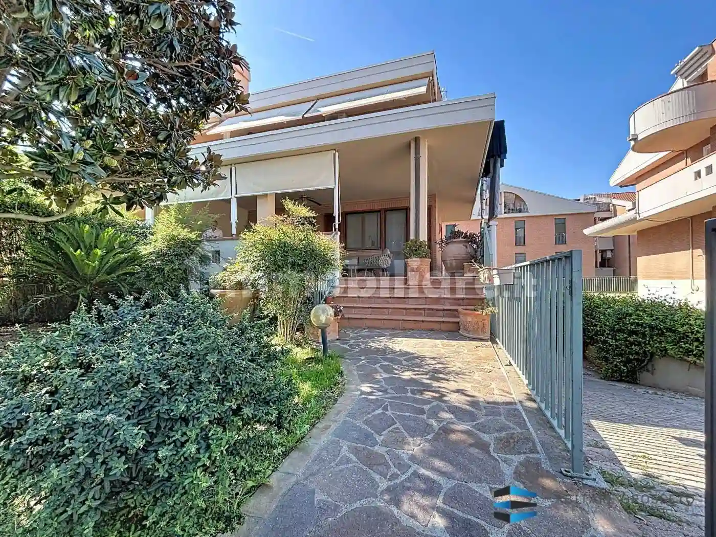 Villa - foto 2