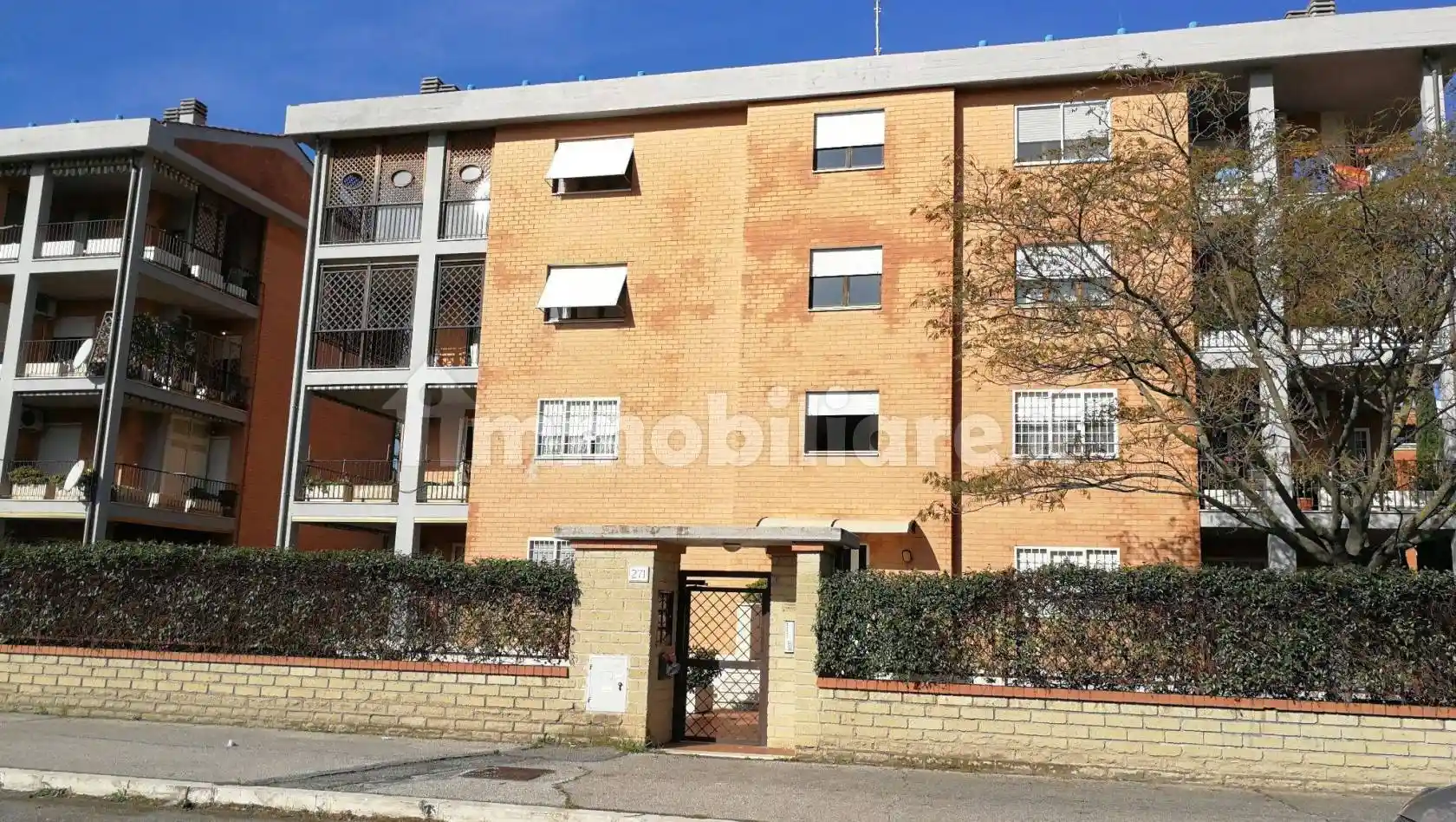 Palazzo - Edificio in vendita a Roma