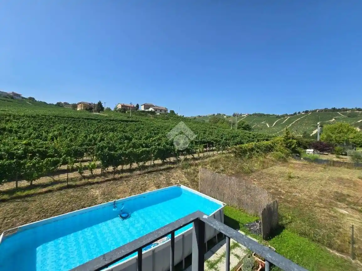 Casa indipendente in vendita a Castiglione Tinella