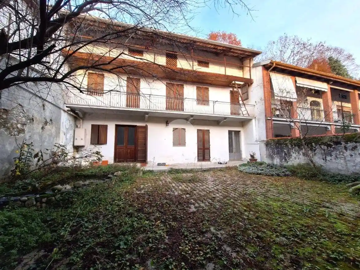 Casa indipendente in vendita a Vestignè