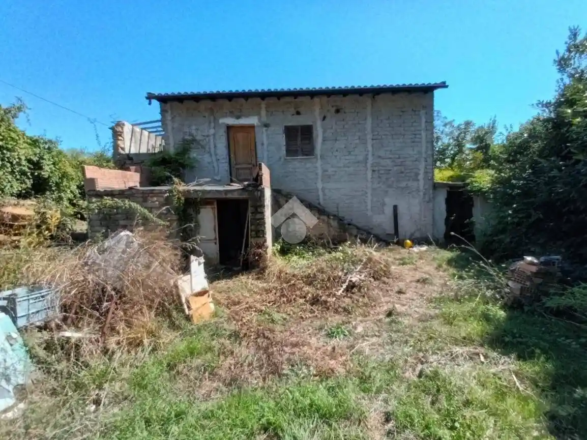 Casa indipendente in vendita a Olevano Romano