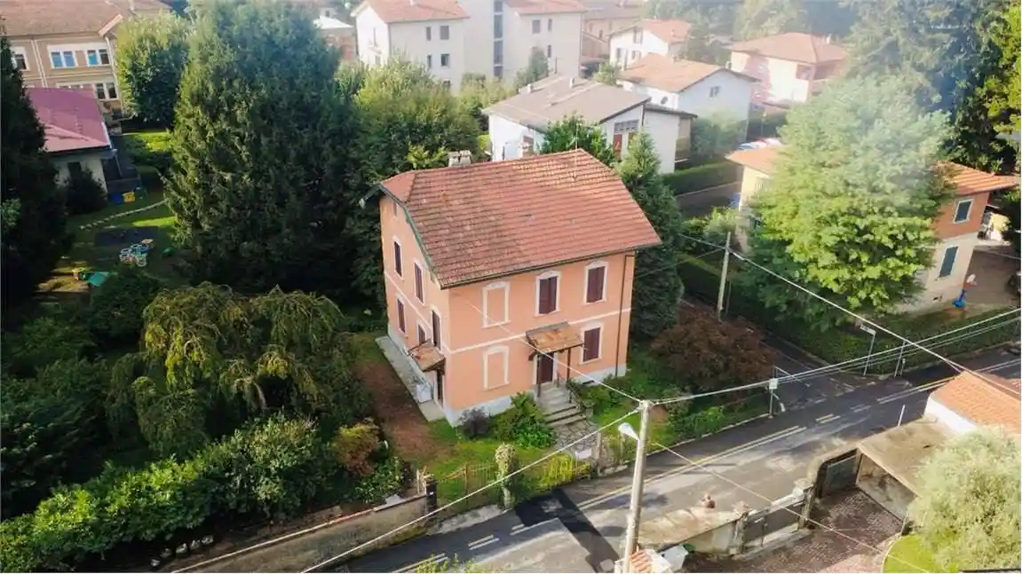 Villa in vendita a Vedano Olona