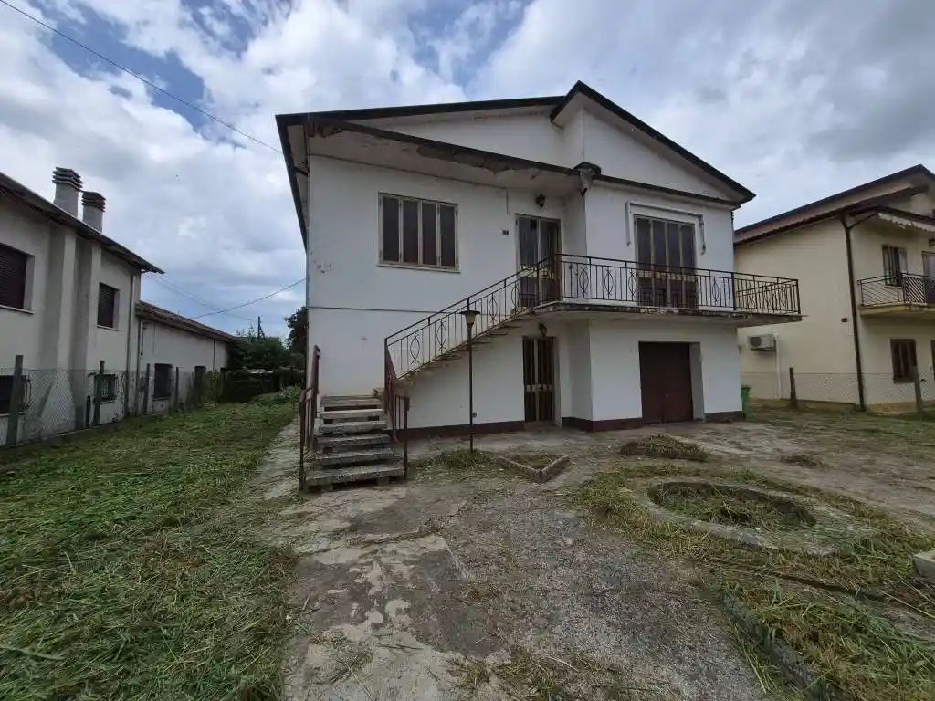 Casa indipendente in vendita a Ficarolo