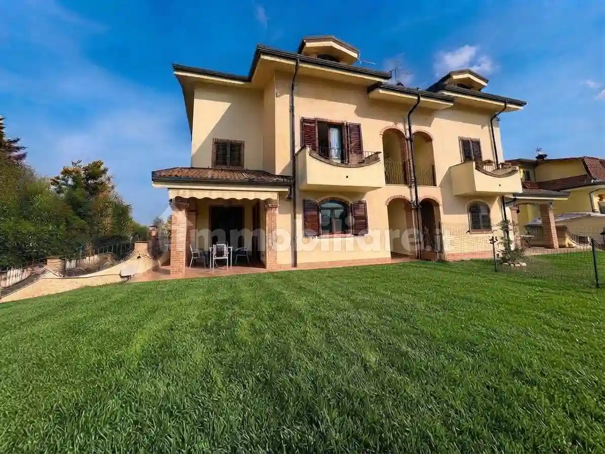Villa - foto 2