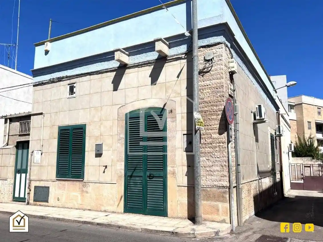 Casa indipendente in affitto a Bari
