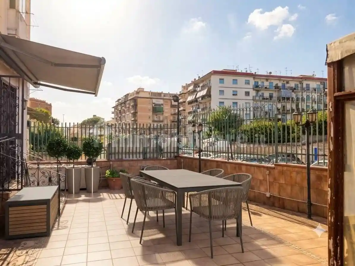 Appartamento in vendita a Napoli