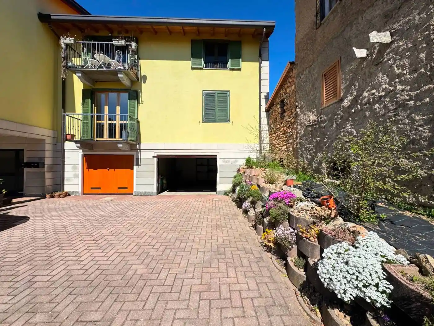 Appartamento in vendita a Cuasso al Monte