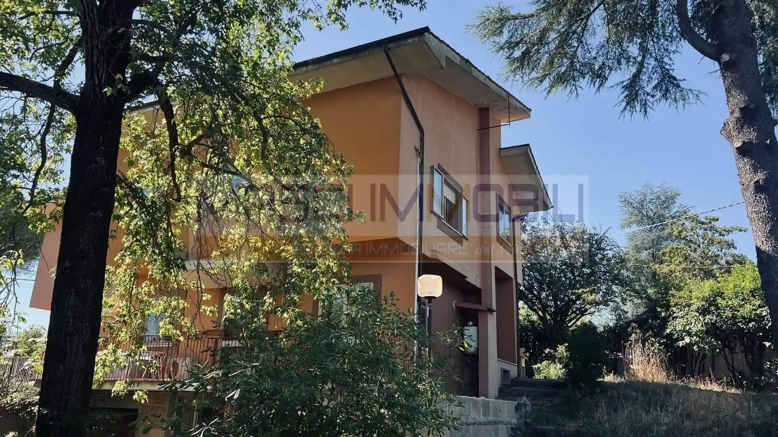 Villa in vendita a Castelnuovo di Porto