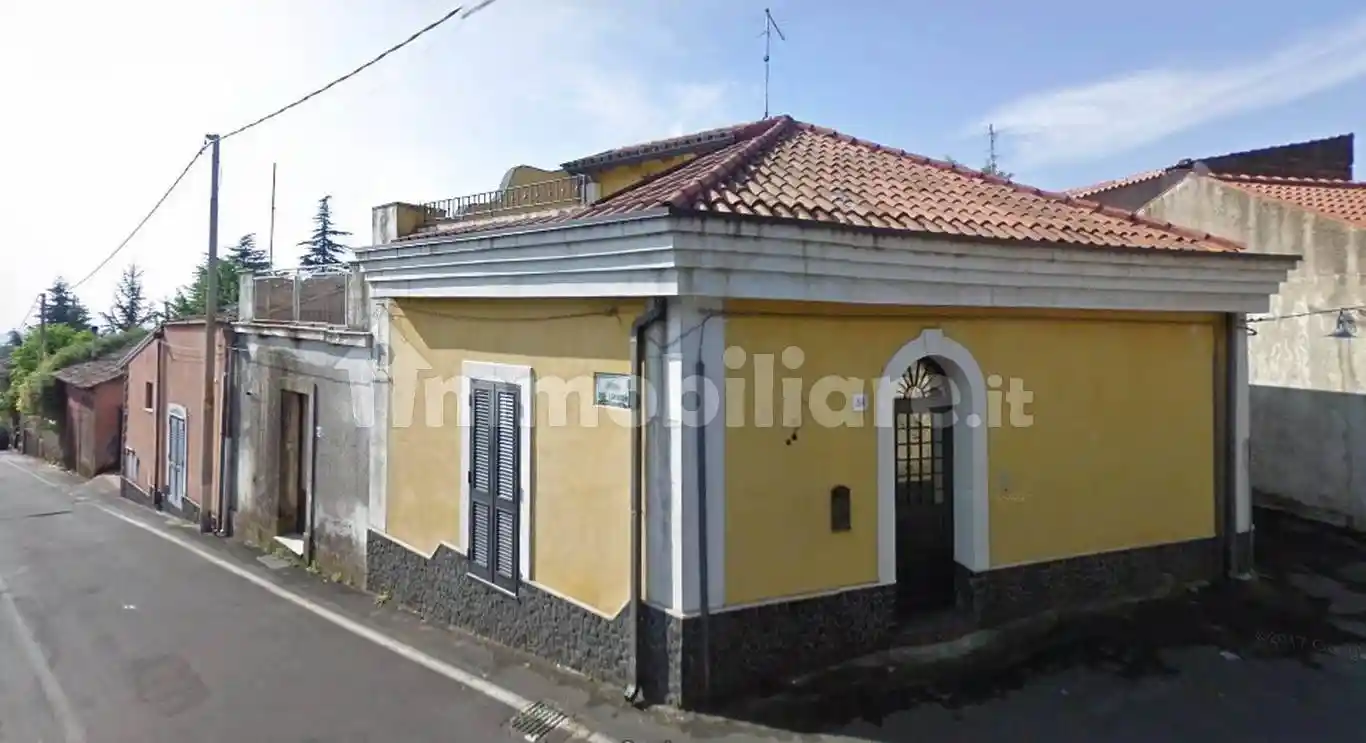 Casa indipendente in vendita a Trecastagni