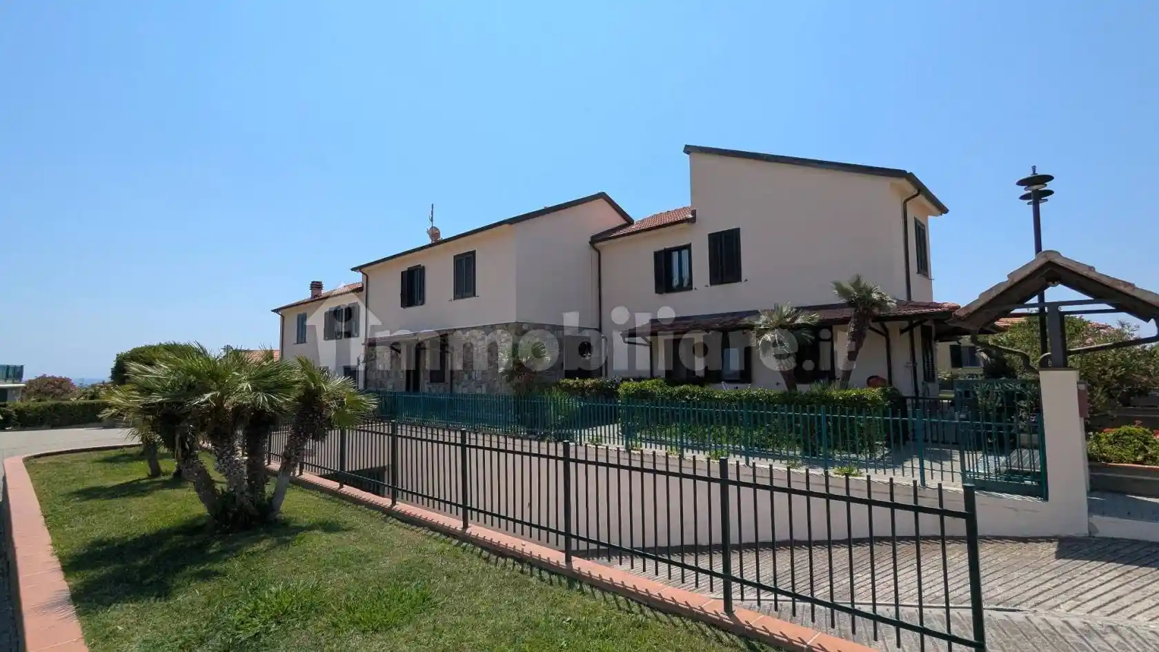 Appartamento in vendita a Cipressa