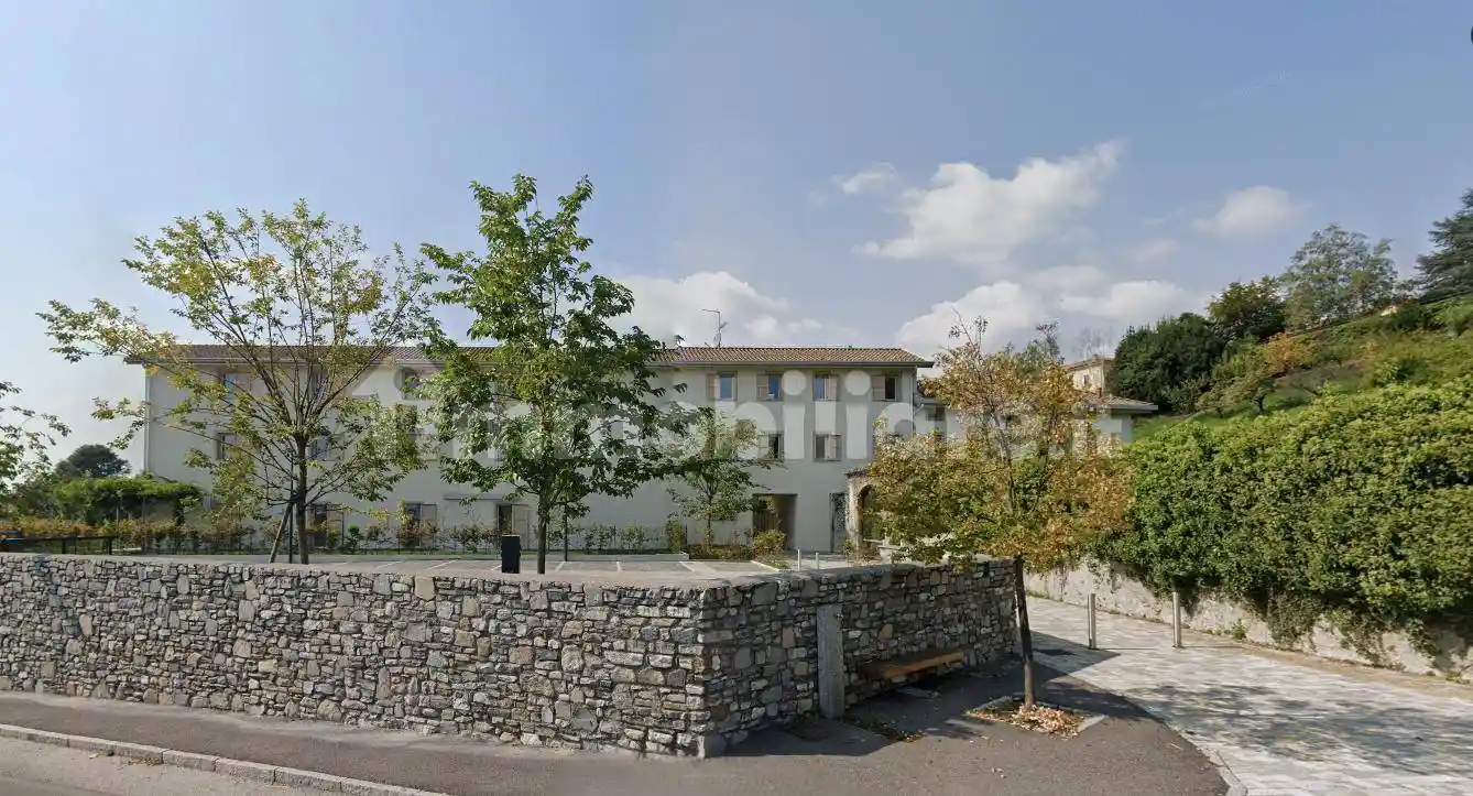 Appartamento in vendita a Erba