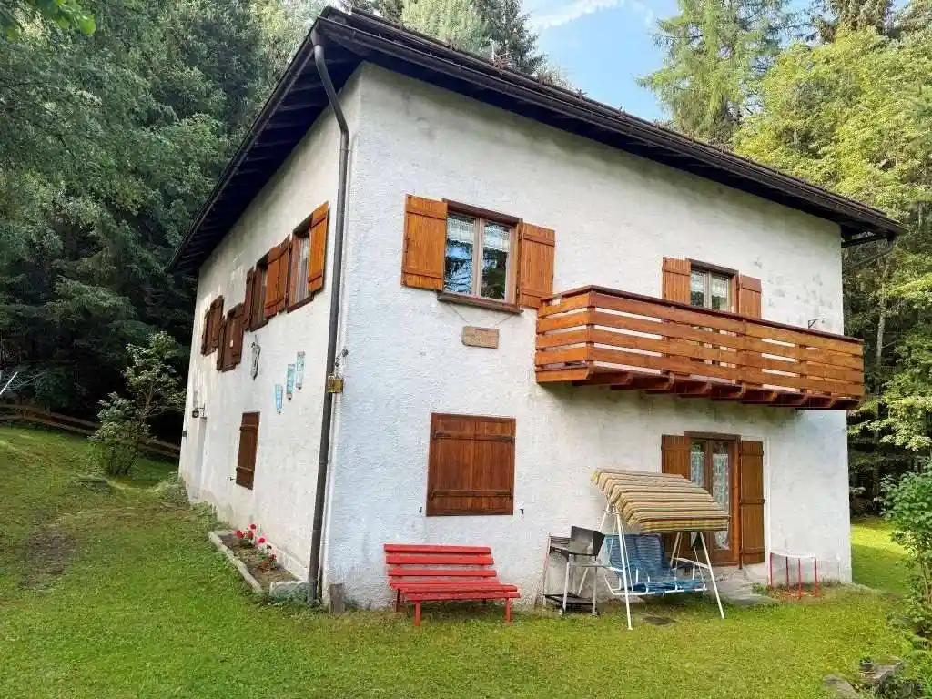 Casa indipendente in vendita a Pellizzano