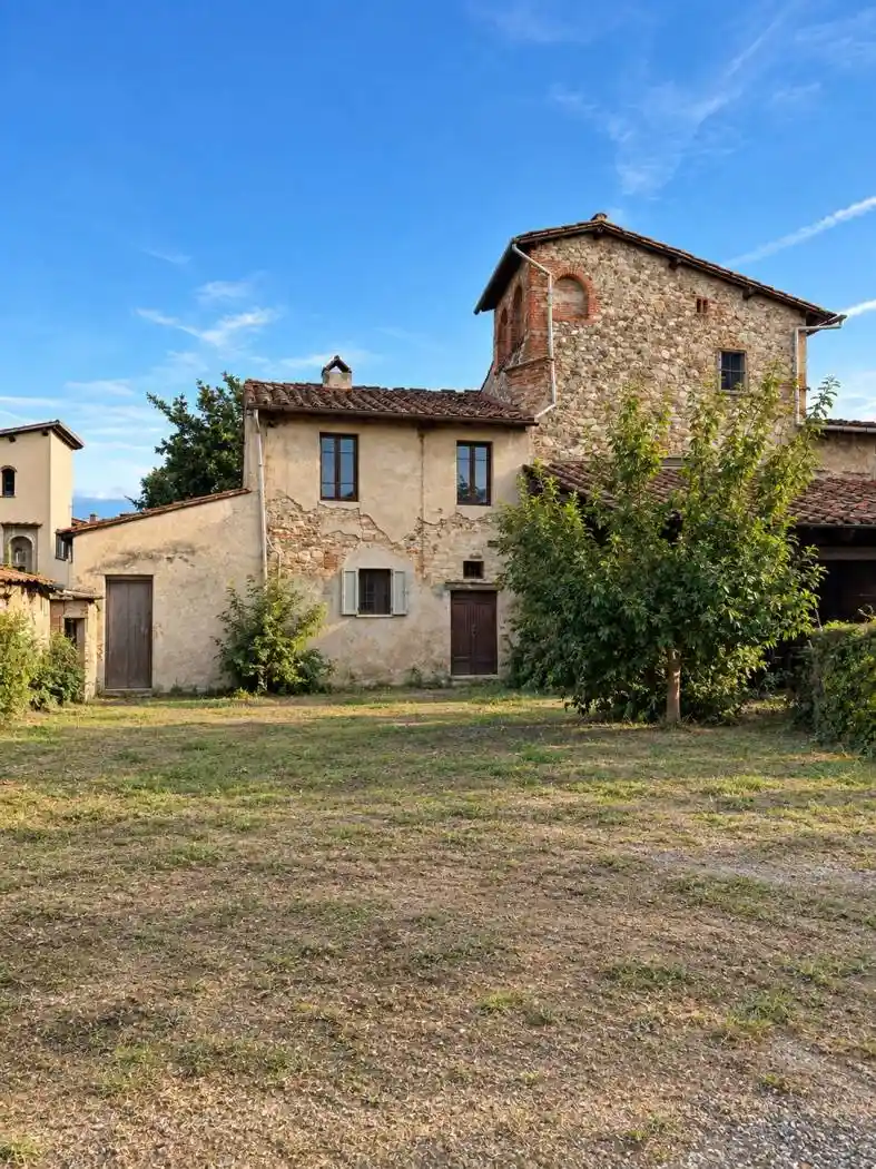 Rustico - Casale in vendita a Prato