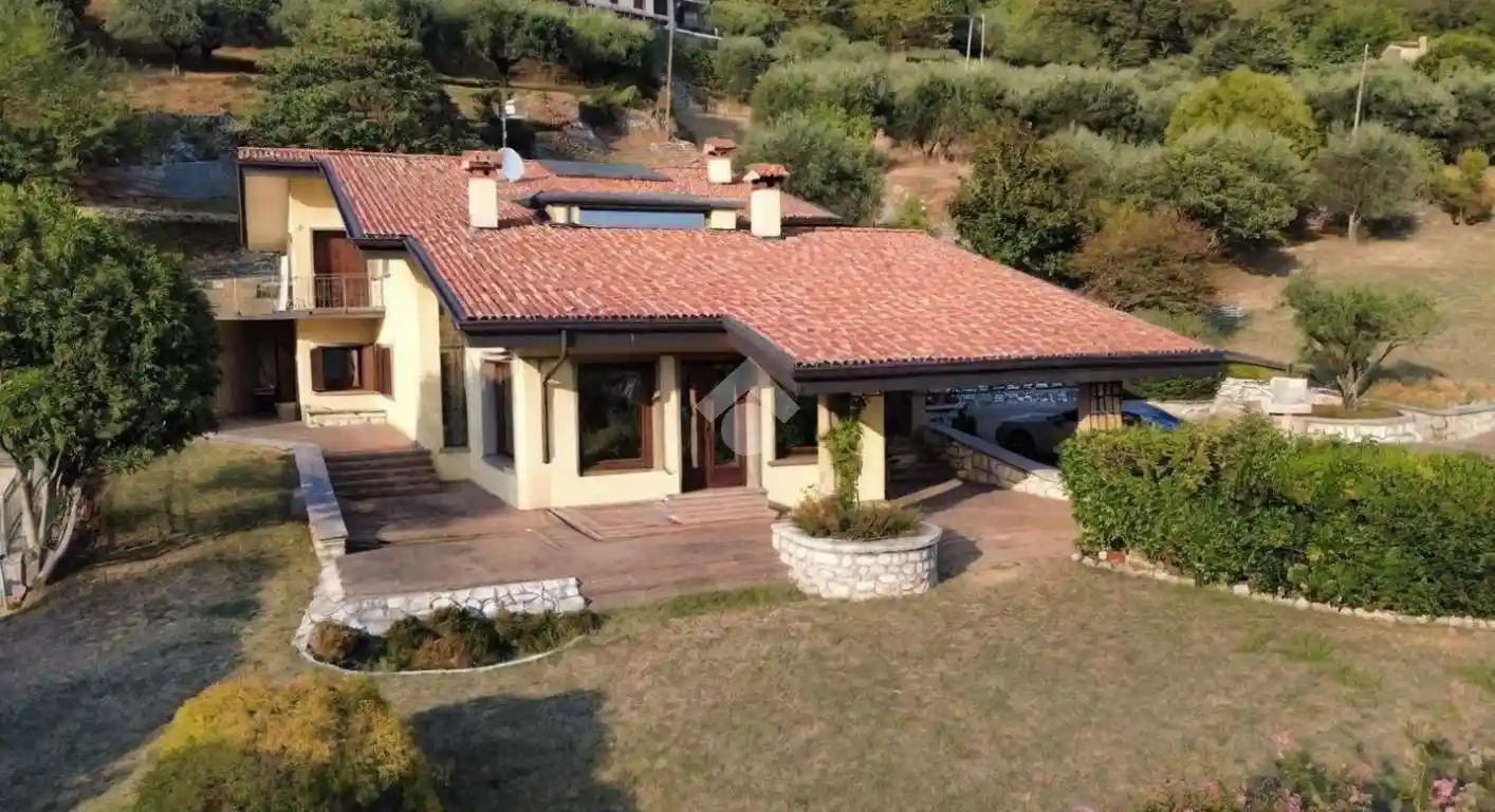 Villa in vendita a Bassano del Grappa