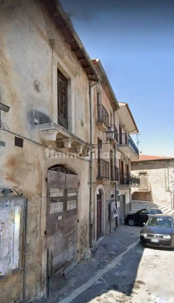 Casa indipendente in vendita a Luco dei Marsi