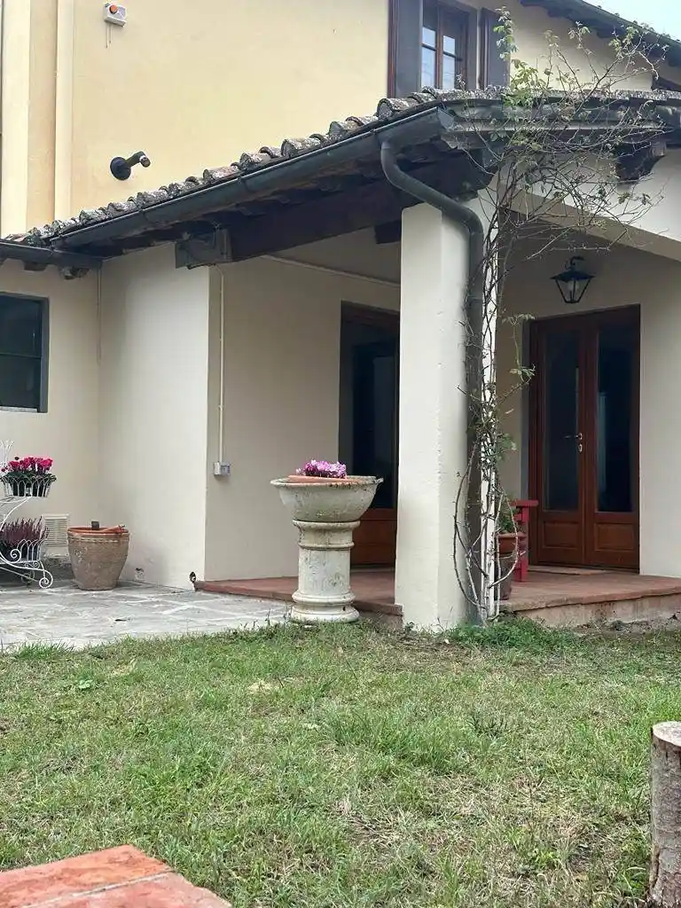 Casa indipendente in affitto a Scandicci