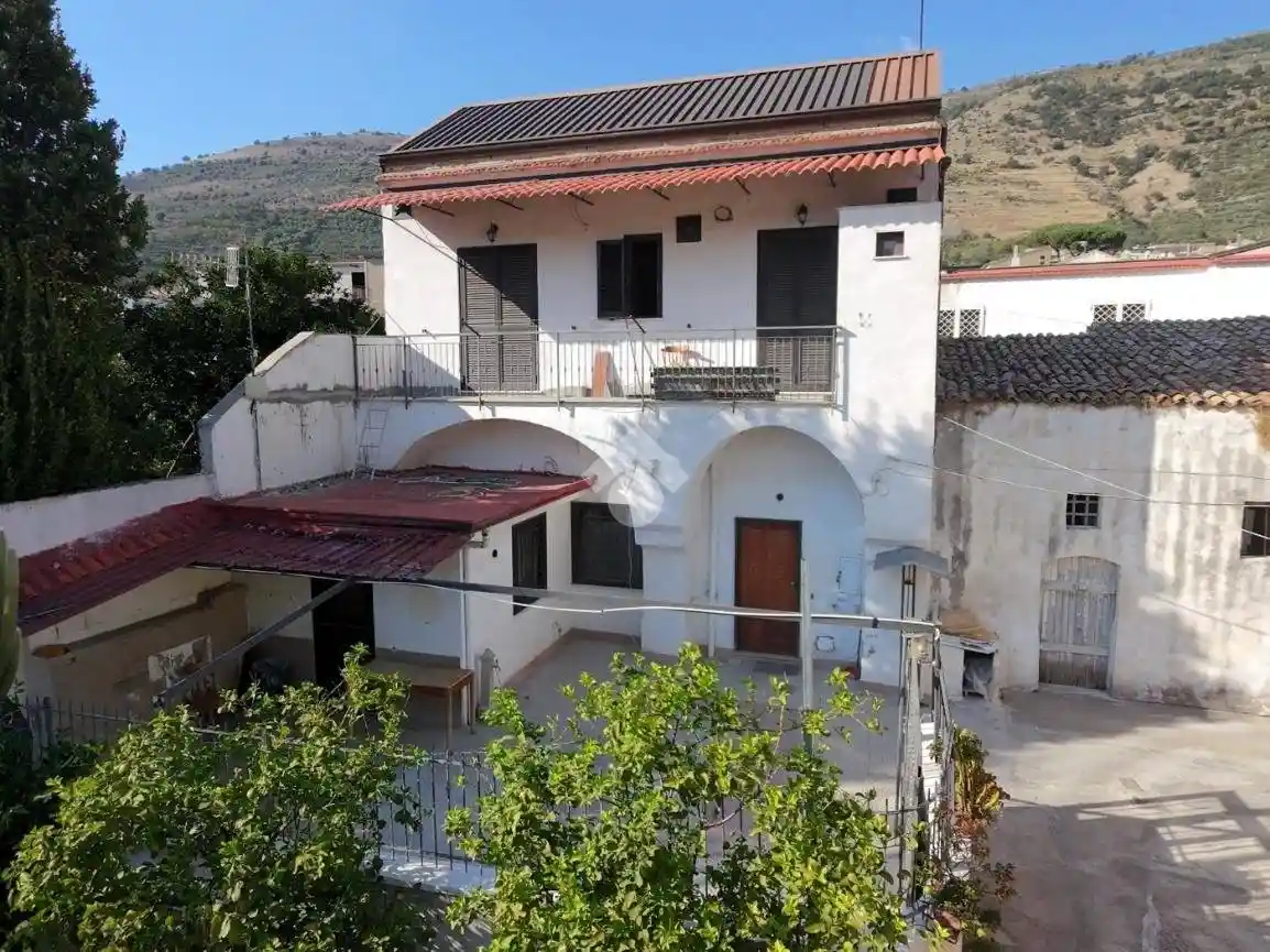 Casa indipendente in vendita a Santa Maria a Vico