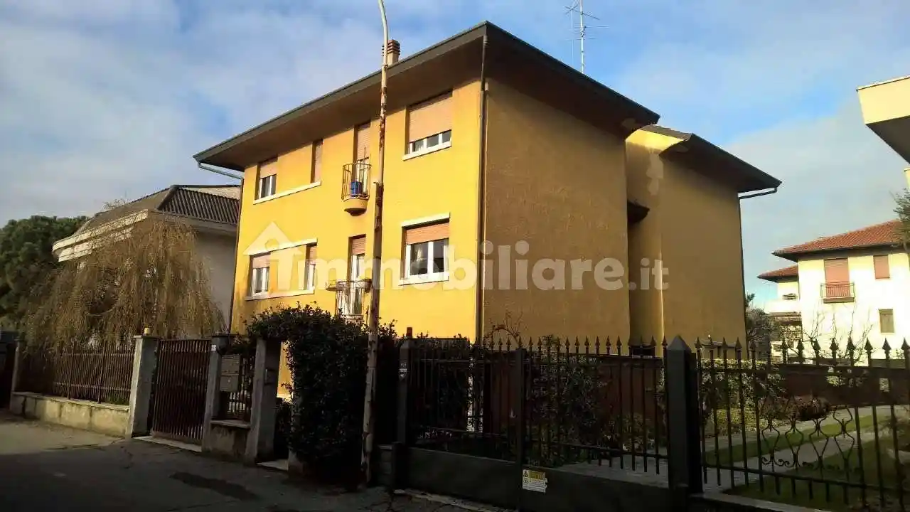 Appartamento in affitto a Buscate