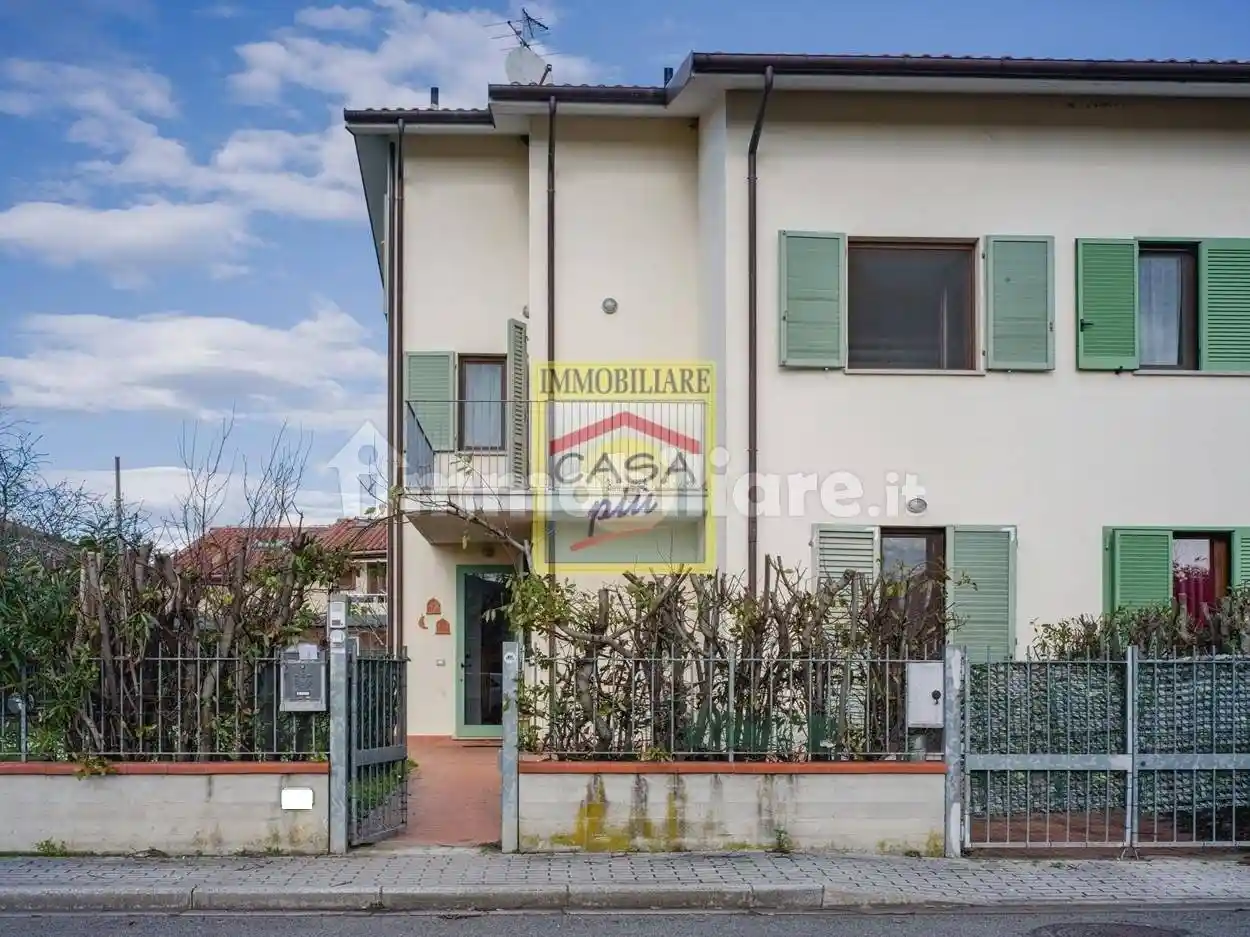 Villetta a schiera in vendita a Cascina