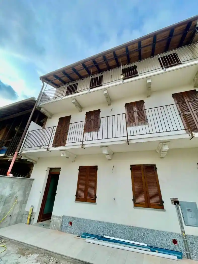 Casa indipendente in vendita a Cameri