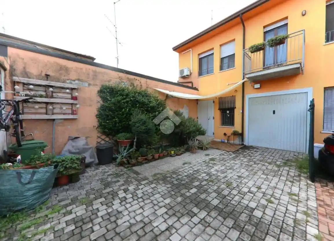 Villetta a schiera in vendita a Roverbella