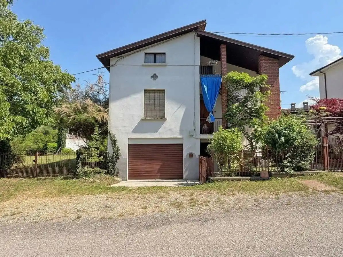 Villa in vendita a Bettola