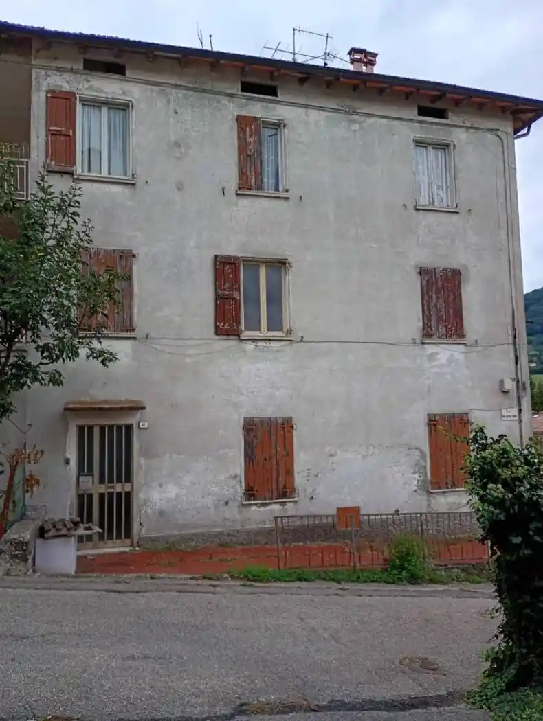 Palazzo - Edificio in vendita a Castelnovo Ne' Monti