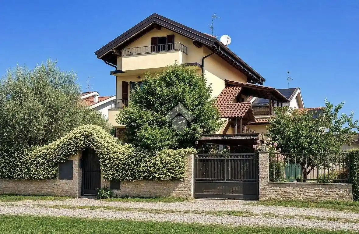 Villa in vendita a Vimercate
