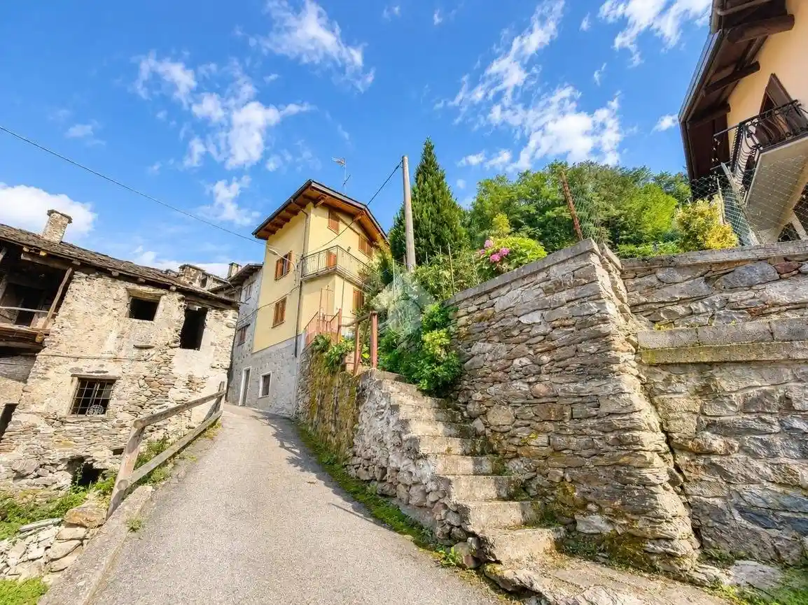 Casa indipendente in vendita a Mazzo di Valtellina