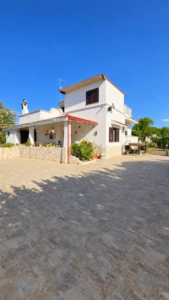 Villa in vendita a Leporano