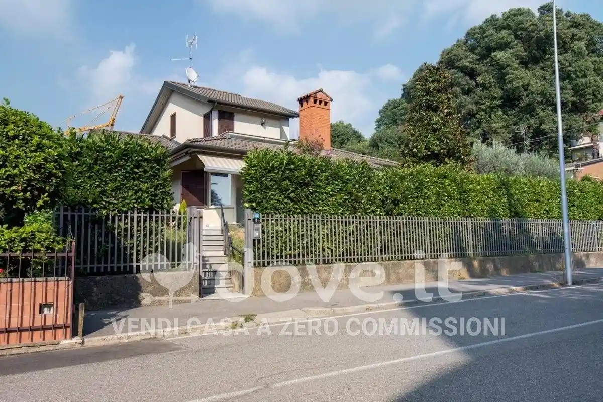 Villa in vendita a Mozzo