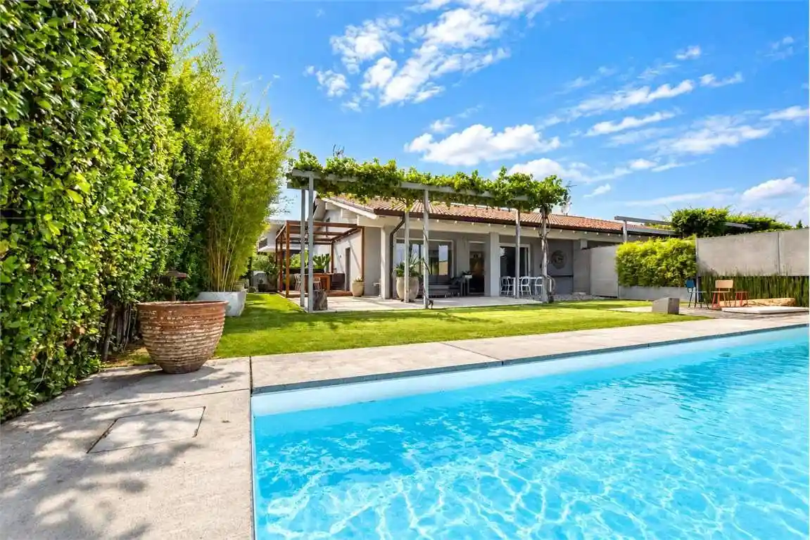 Villa in vendita a Soiano del Lago