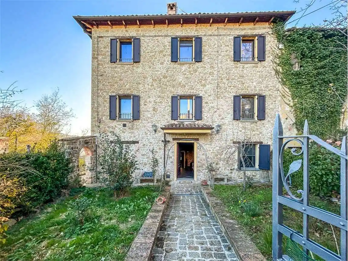 Villa in vendita a Mercatino Conca