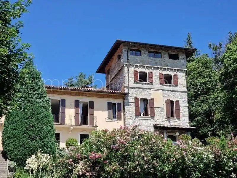 Villa in vendita a Como