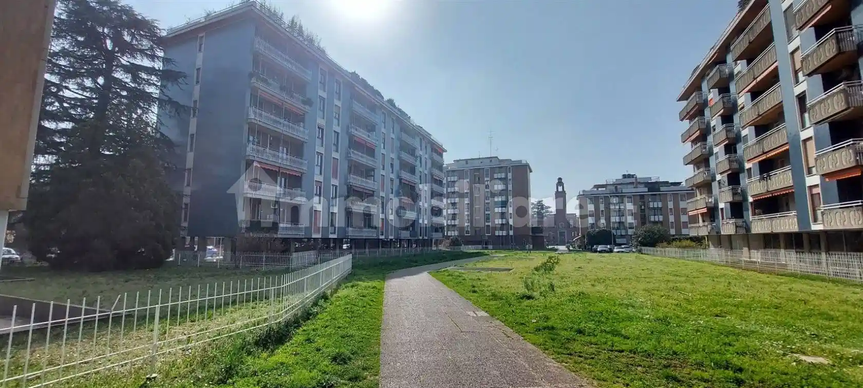 Appartamento in vendita a Villasanta