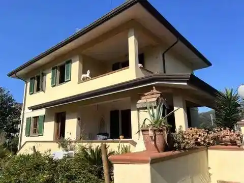 Villa in vendita a Camaiore