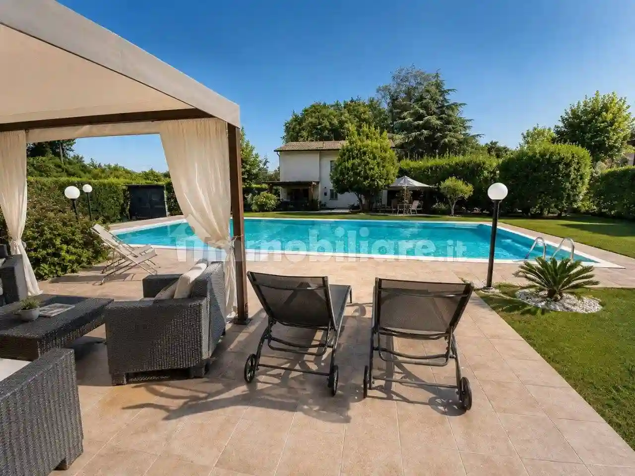 Villa - foto 2