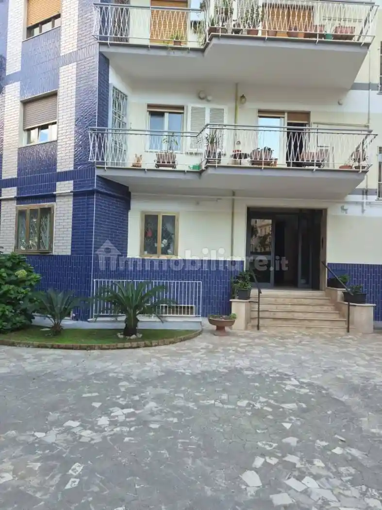 Appartamento in vendita a Napoli