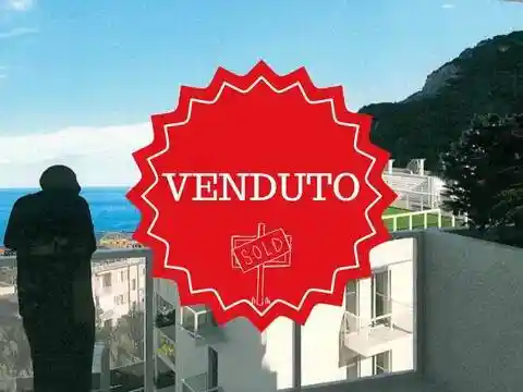 Appartamento in vendita a Finale Ligure