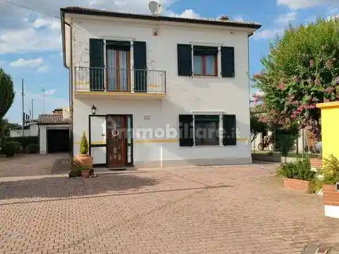 Villa in vendita a Bondeno