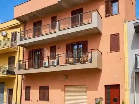Palazzo - Edificio in affitto a Santa Ninfa