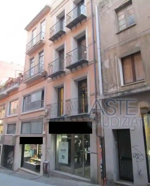 Palazzo - Edificio in vendita a Cagliari