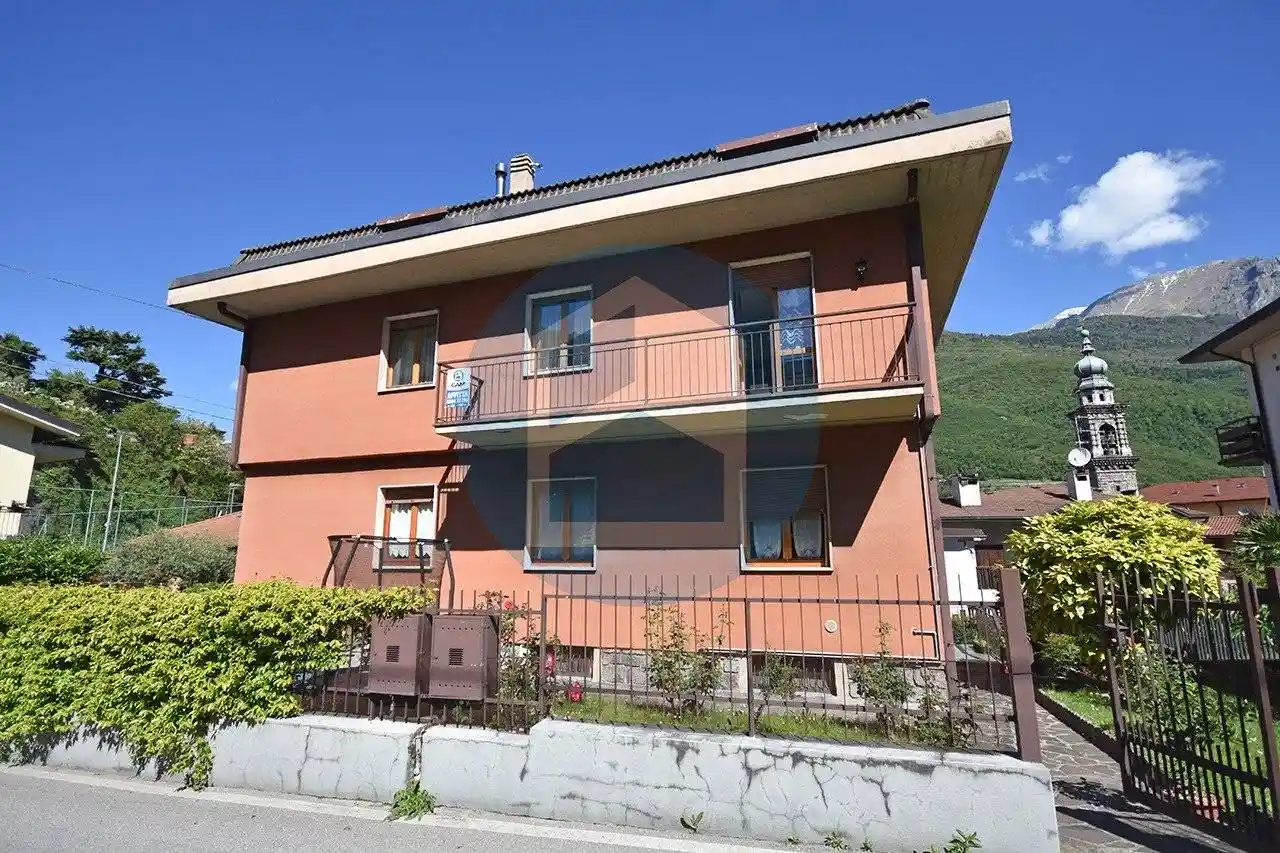 Villa in vendita a Breno