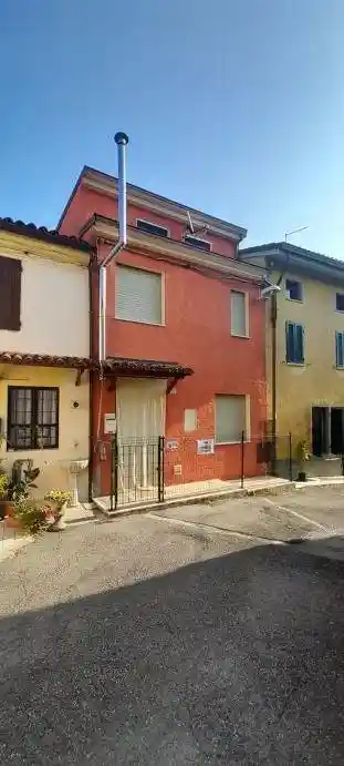 Casa indipendente in vendita a Castel San Giovanni