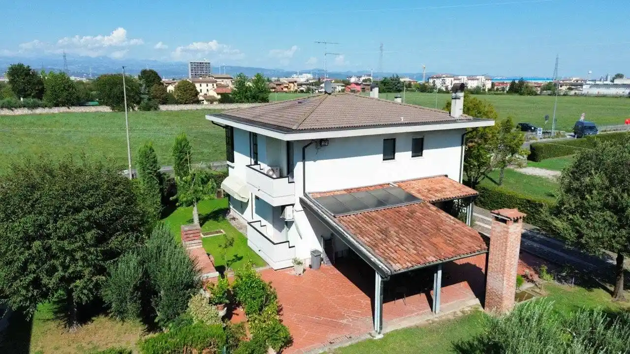 Villa in vendita a Verona