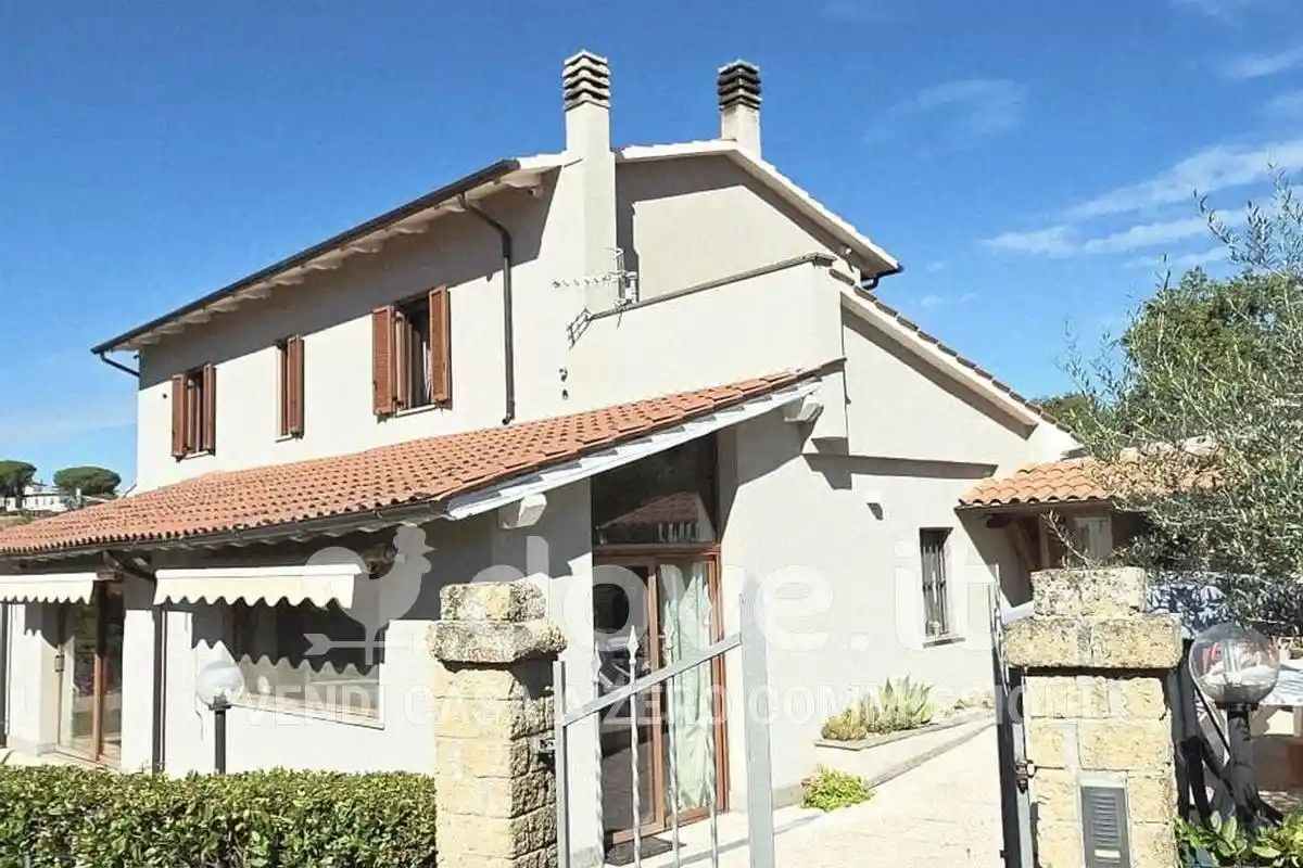 Villa in vendita a Viterbo